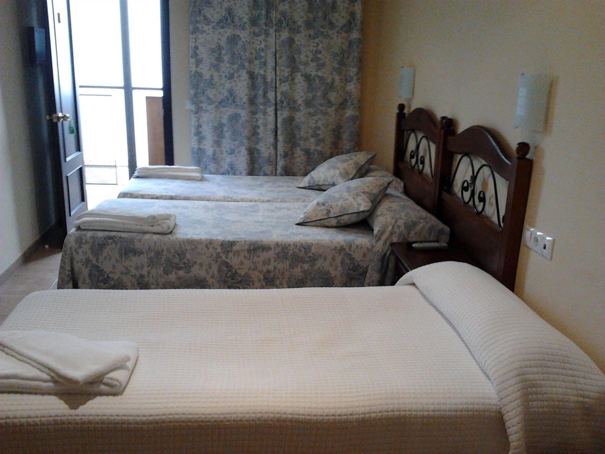 Hostal Azahar Cordoba Exterior photo